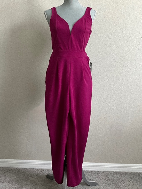 Express Pants - NWT Express Berry Jumpsuit Size 6 Wide Leg Plunge Neck Pockets Sleeveless